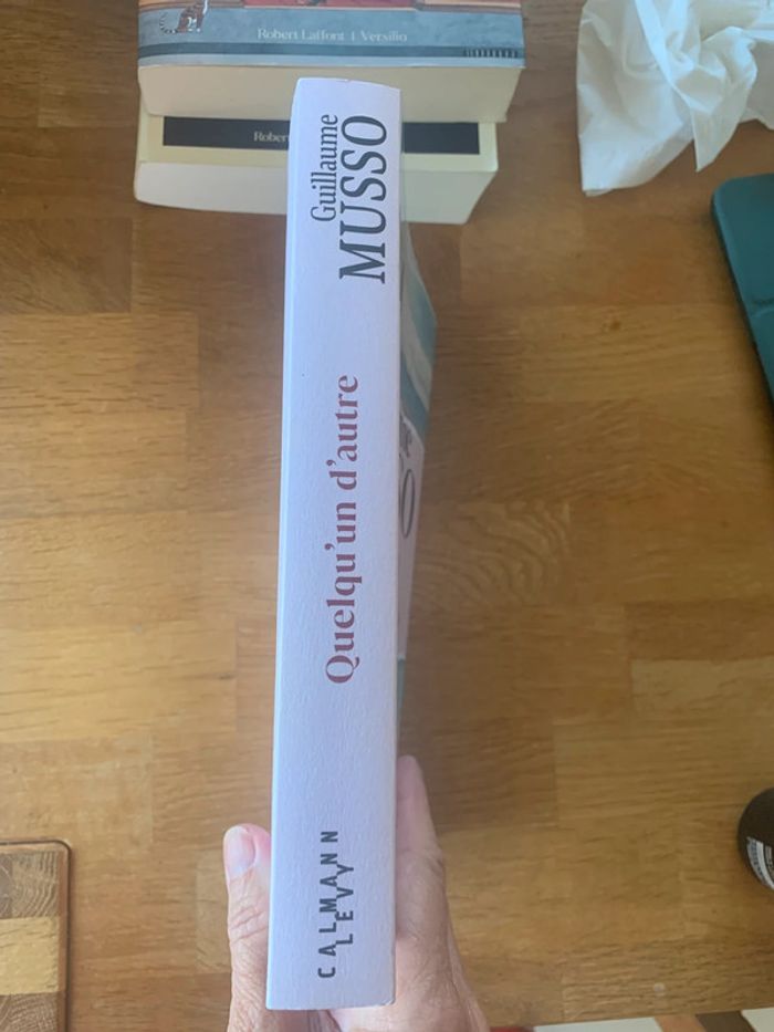 Guillaume Musso Quelqu’un d’autre - photo numéro 3