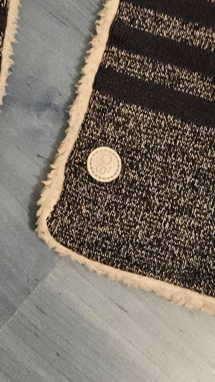 Écharpe polaire peu portée Okaïdi - photo numéro 2