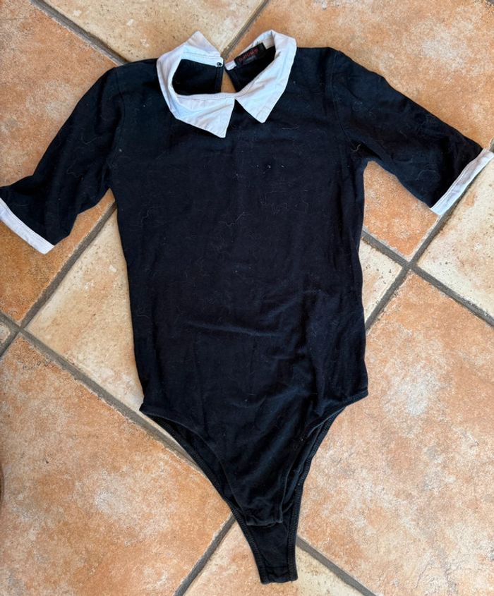 Bodies noir avec col blanc Jennyfer taille xs