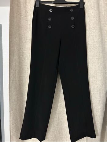 Pantalon bouton à l’avant