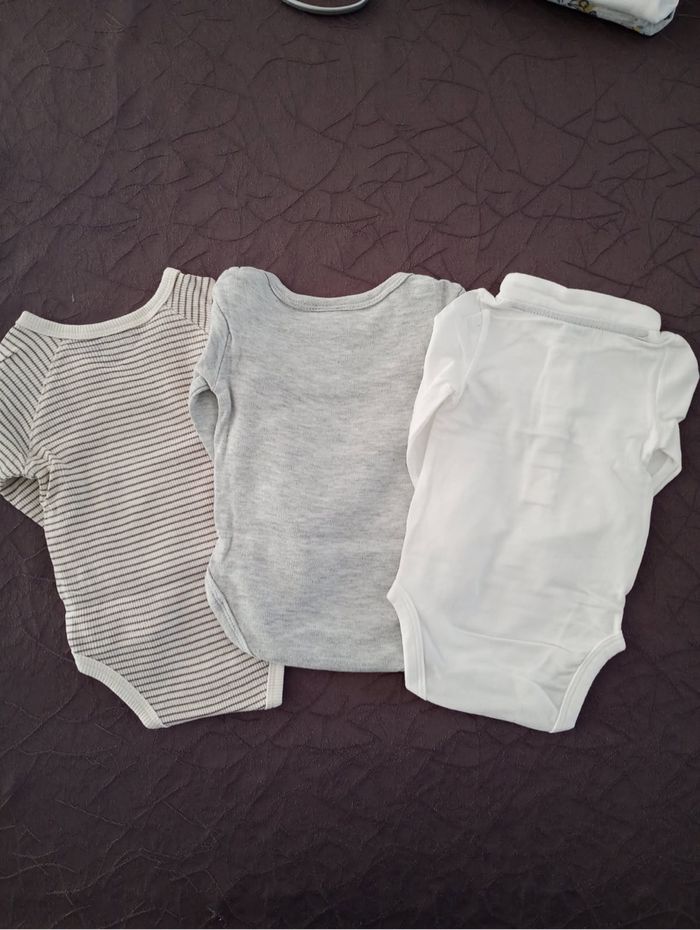 Lot de 3 bodies Bebe 3 mois - photo numéro 2
