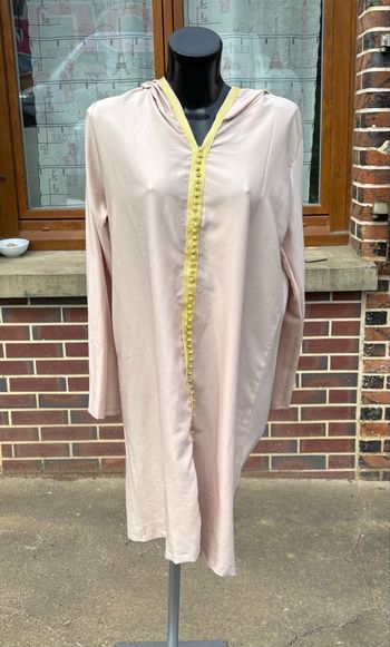 🎀 Djellaba rose poudré avec capuche – Taille unique