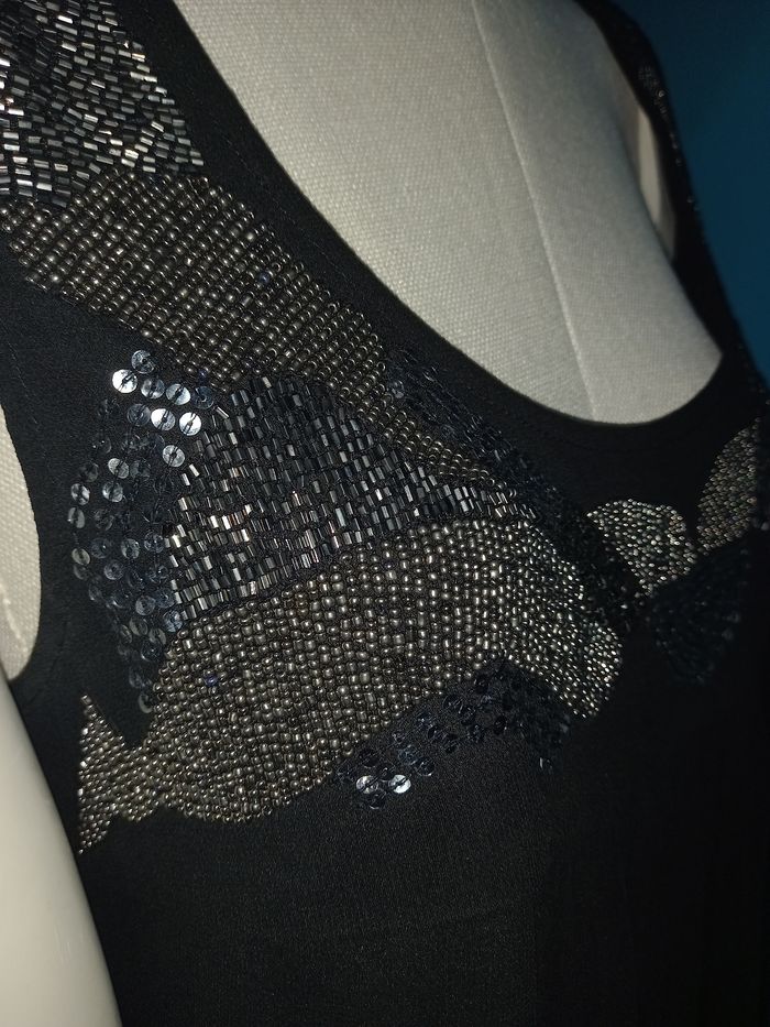 Robe avec sequins brillants - photo numéro 3