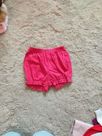 Short fille