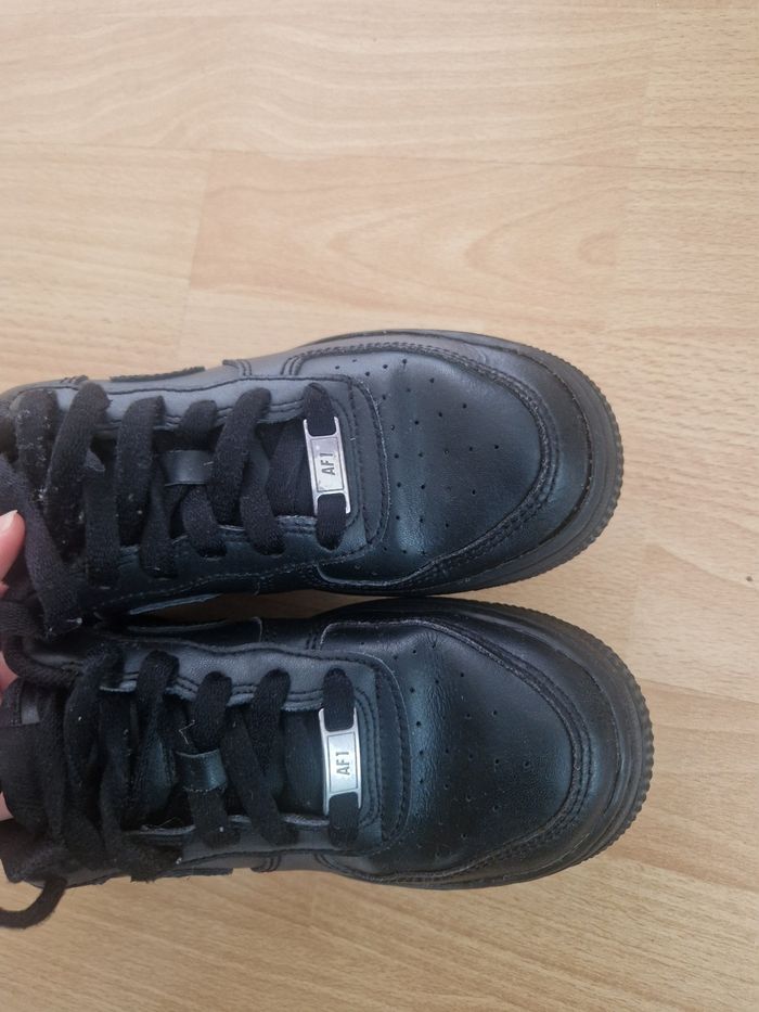 Baskets noires nike taille 35.5 - photo numéro 2