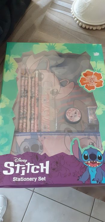Blister  de fournitures scolaires stitch fille neuf
