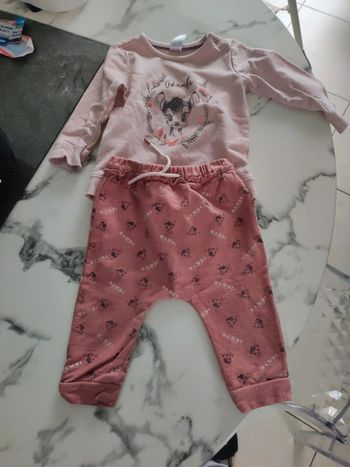 Survêtement Disney Bambi taille 9 mois 74cm