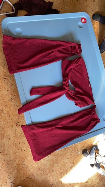 Joli top pull&bear taille S