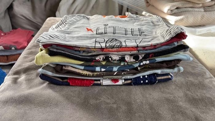 Lot 13 tee shirts manches longues - photo numéro 2