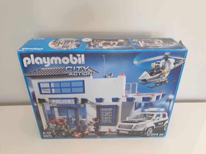 Caserne de police playmobil avec hélicoptère
