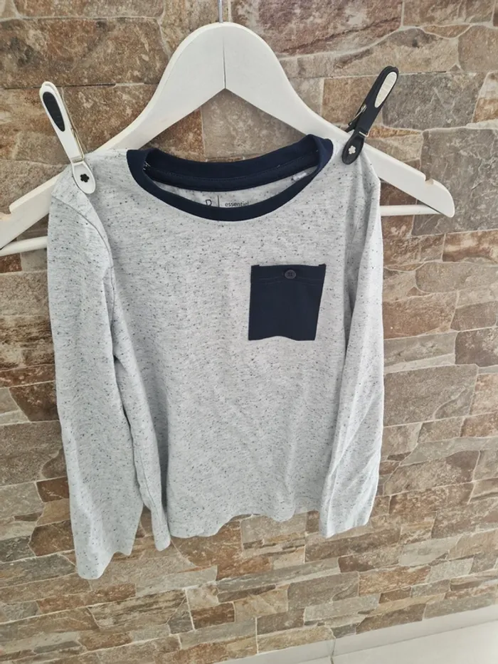 1 tee short manche longue gris bleu taille 8 ans
