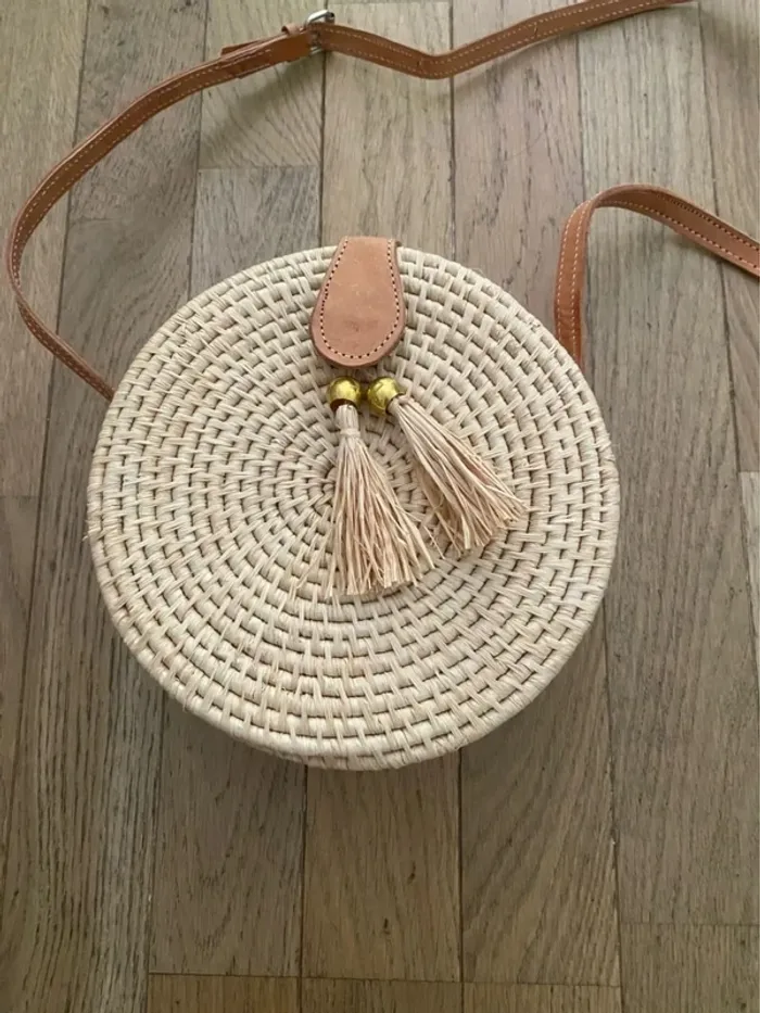 Sac en raphia rond fabriqué à Madagascar - photo numéro 2