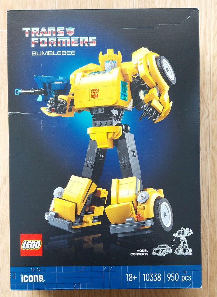 LEGO Icons Transformers Bumblebee - 10338 - photo numéro 1