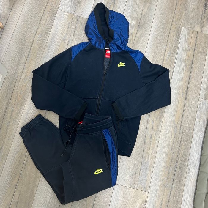 Ensemble Nike