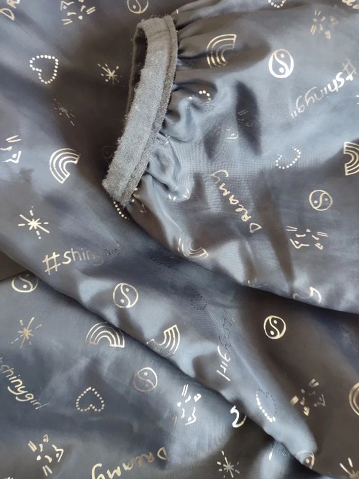 Veste imperméable grise à capuche - photo numéro 5