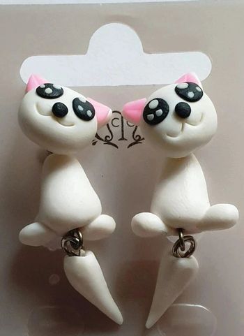 BOUCLES D'OREILLES AMOVIBLES CHATS BLANCS