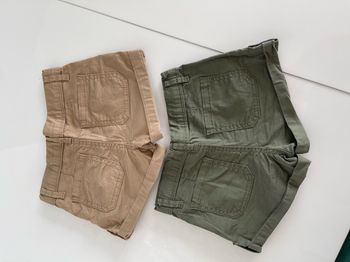 2 shorts et une chemise de chez primark 4-5 ans (bon état )