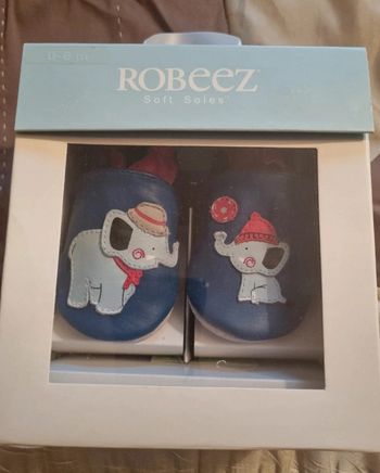 Chaussons Robeez 17/18 neufs