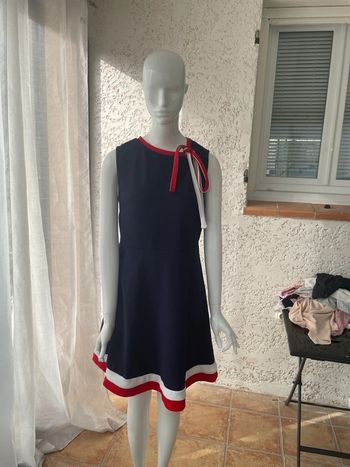 Très belle robe bleu marine