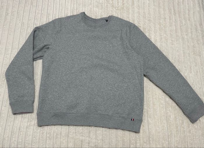 Pull gris