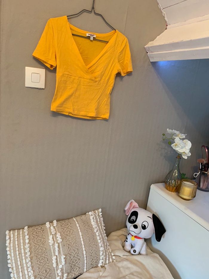 Top cache coeur orange