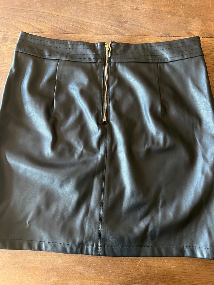 Jupe noire - photo numéro 2