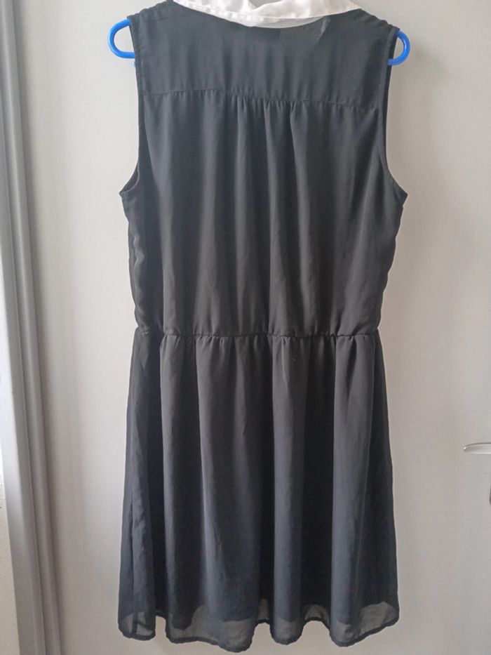 Petite robe noir avec col blanc taille 46 - photo numéro 2