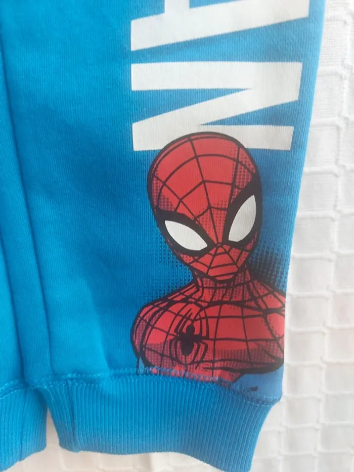 Pantalon survêtement marvel Spiderman by C&A 128cms => 8 ans - photo numéro 2