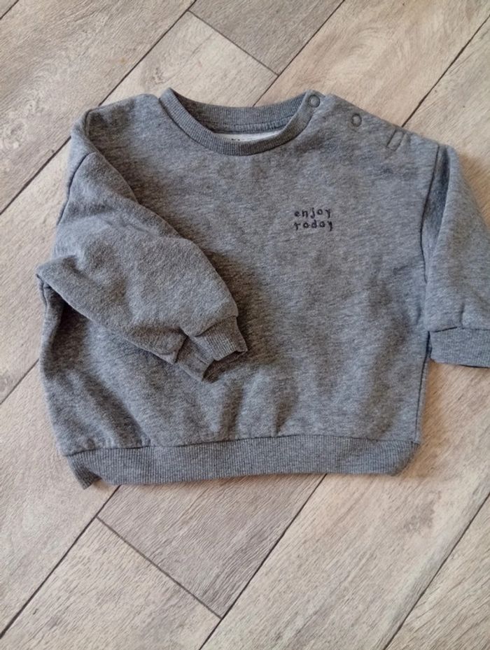 Petit sweat gris