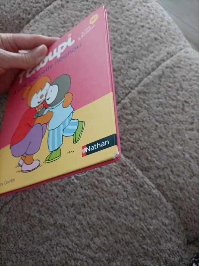Livre T'choupi a une nouvelle nounou - photo numéro 8