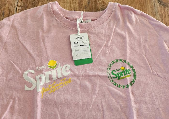Crop top rose Sprite neuf avec étiquette Dont call me jennyfer taille 34 /36 S - photo numéro 2