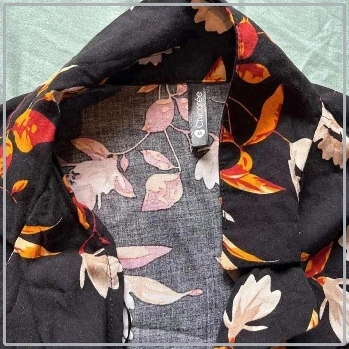 Magnifique  chemise  robe  fleurie  taille  34  marque  chicorée - photo numéro 3