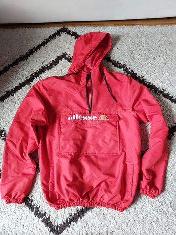 Blouson ou coupe vent ellesse