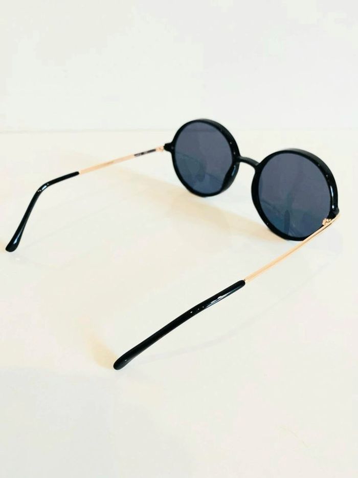 Lunette de soleil femme ronde noire bras dorés uvprotection catégorie 3 - photo numéro 4