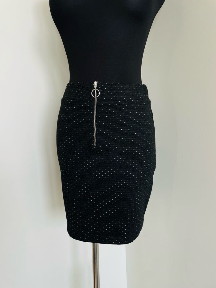 🦋 Jupe chic Femme. Noire pois blanc. Jennyfer. Taille 36 S. Neuve. - photo numéro 2
