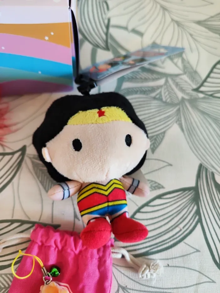 Coffret cadeau femme Mignonnerie des années 80/90 6 cadeaux Bisounours etc - photo numéro 3