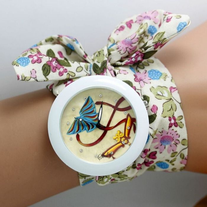 Cadeau fille, montre bracelet en mousseline do soie motif floral