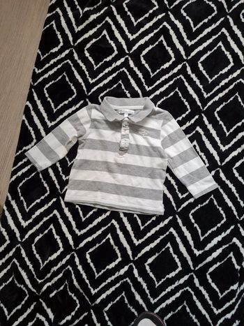 Polo rayé gris 12 mois très bon etat