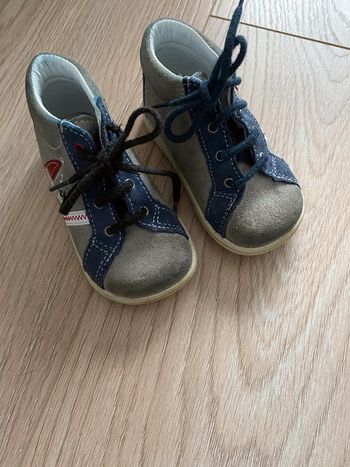 Chaussures orchestra daim 20 bon état