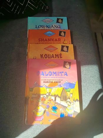 Lot de 4 livres un jour là-bas