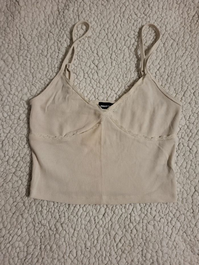 Crop top effet lingeries !