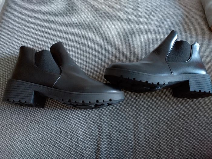Bottines noires neuves - photo numéro 2