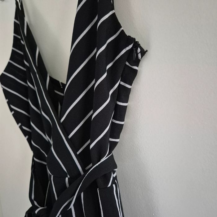 Combi short neuve rayée noire et blanche avec ceinture - Shein - Taille M : 38 - 40 - photo numéro 5