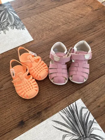 Lot sandale taille 19