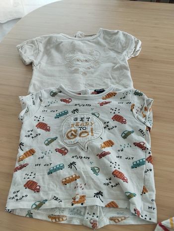 2 maillots manches courtes Kiabi 12 mois