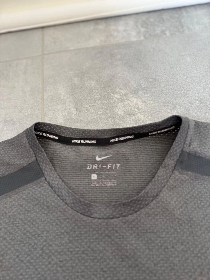 T-shirt de sport Nike homme gris taille L Dri-Fit - photo numéro 3