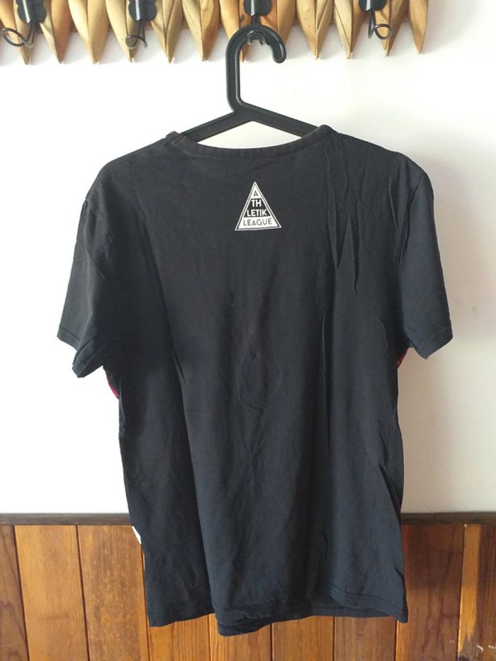 Tee-shirt noir avec inscription - photo numéro 2