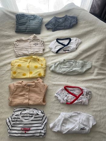 Lots Pyjamas + bodys 3 mois
