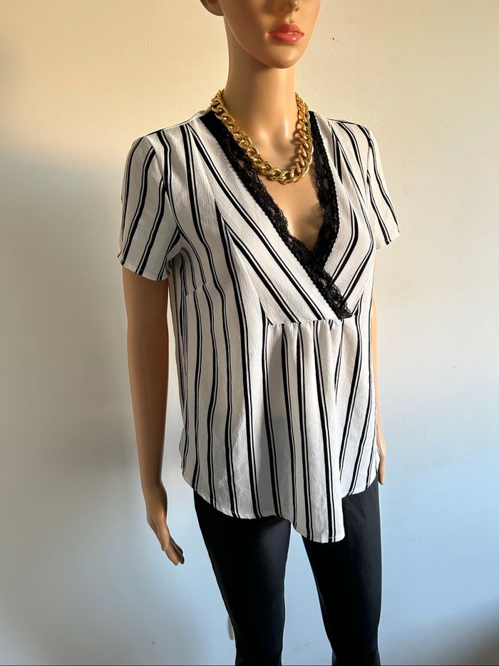 Blouse blanche et noire à manches courtes Morgan taille 36 TBE - photo numéro 2