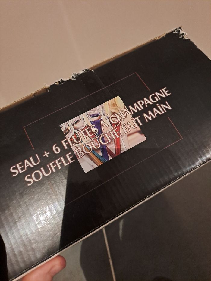 Seau + 6 flûtes a champagne - photo numéro 2